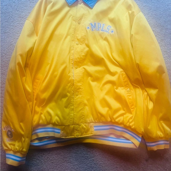 L.A. LAKERS  THROW BACK VINTAGE  JACKET REVERSE-ABLE - Picture 2 of 9